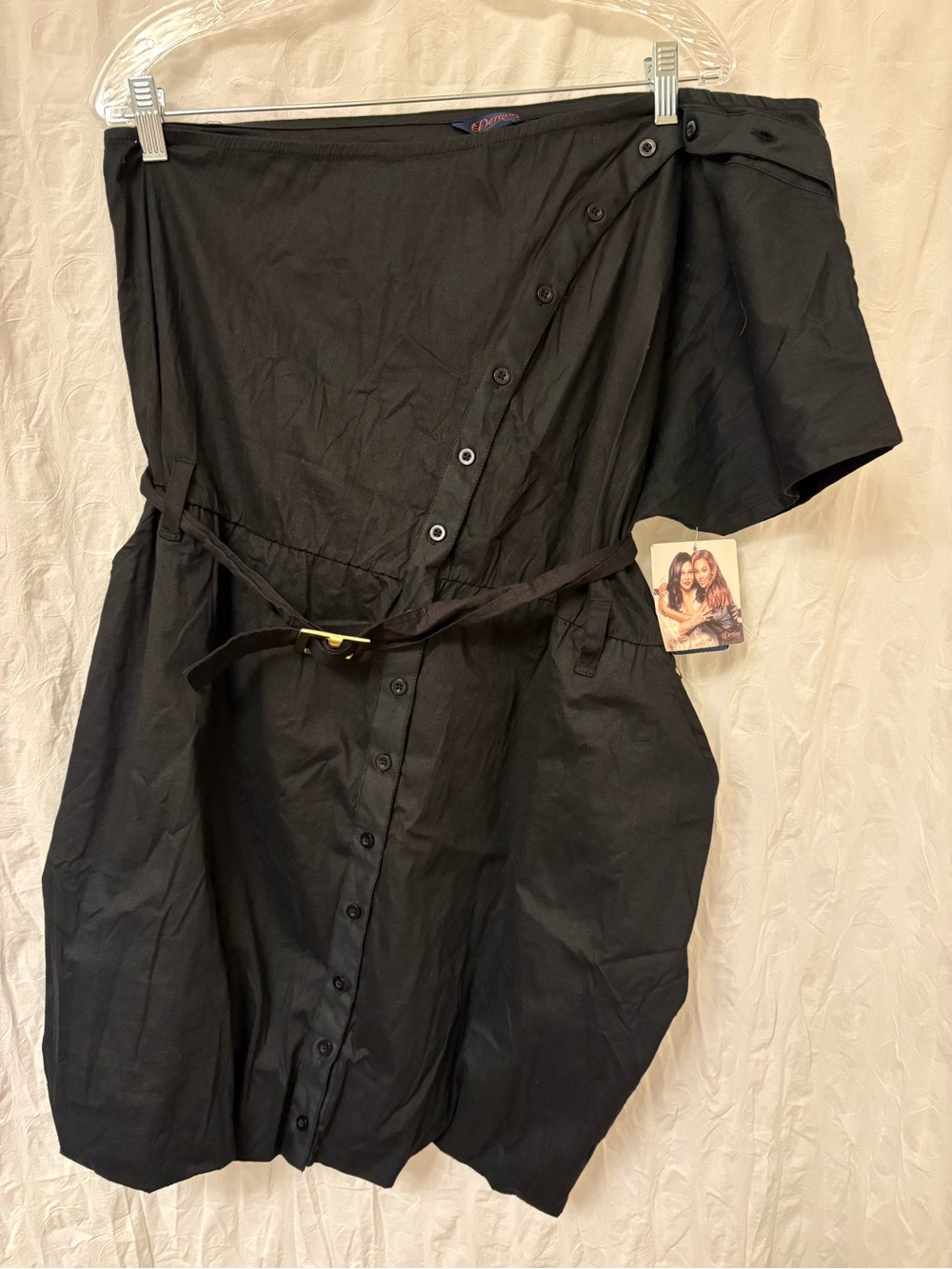 Dereon Calendar Girl dress. Size 2X. NWT.